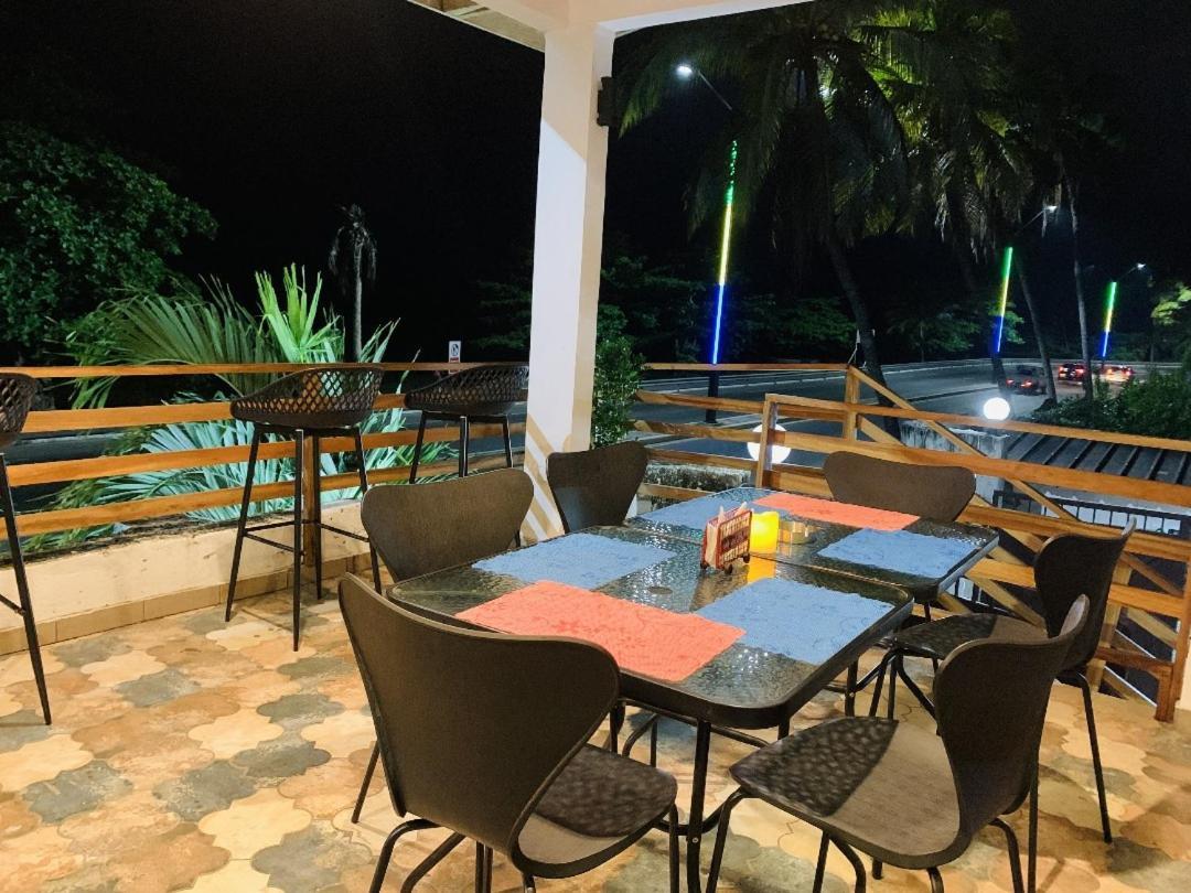 Namaste Hotel & Restaurant 利伯维尔 外观 照片