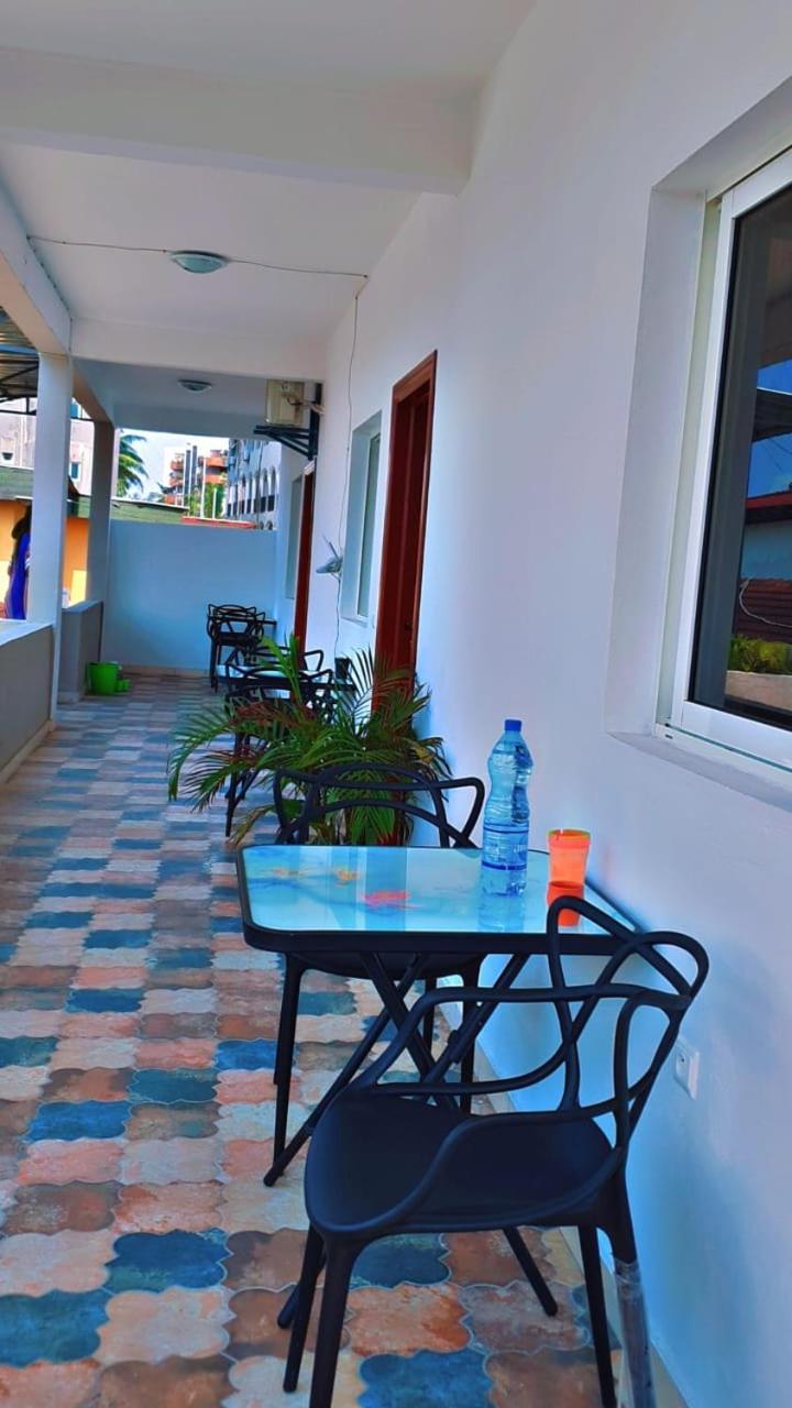 Namaste Hotel & Restaurant 利伯维尔 外观 照片